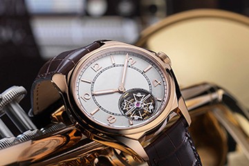 武汉百达翡丽表有雾气维修